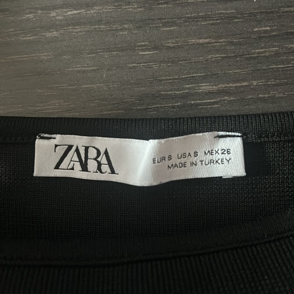 CLEAR OUT SALE Crop Top - Picture 4 of 4